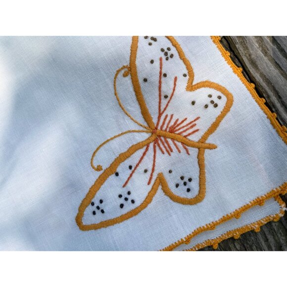 Vintage 1950s Cotton Tablecloth Napkin Set Embroidered Butterfly - Picture 12 of 15